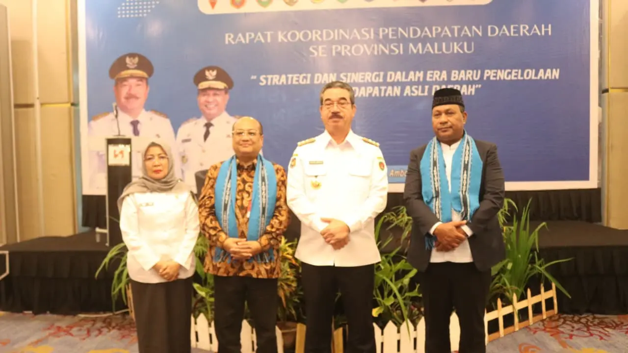 Pelaksana Harian (Plh.) Direktur Jenderal (Dirjen) Bina Keuangan Daerah (Keuda) Kemendagri Horas Maurits Panjaitan (kedua dari kiri) (Istimewa)