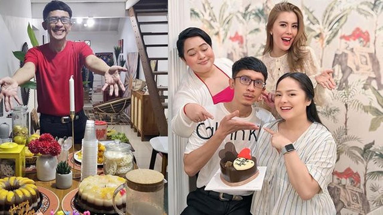 9 Foto Aming Merayakan Ulang Tahun ke-44 Secara Sederhana Bersama Tiga Sahabat