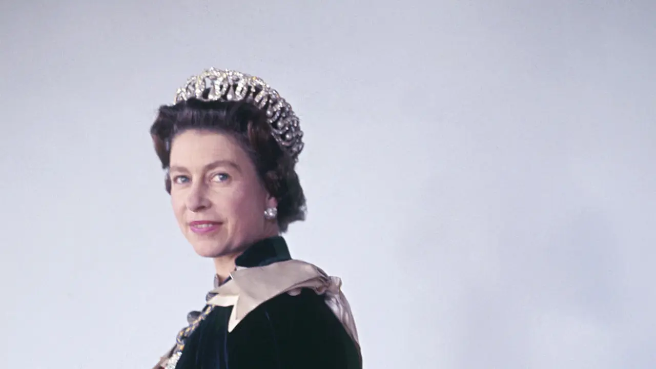 Potret Cantik Ratu Elizabeth II di Masa Muda Dipublikasikan untuk Peringatan Setahun Meninggalnya