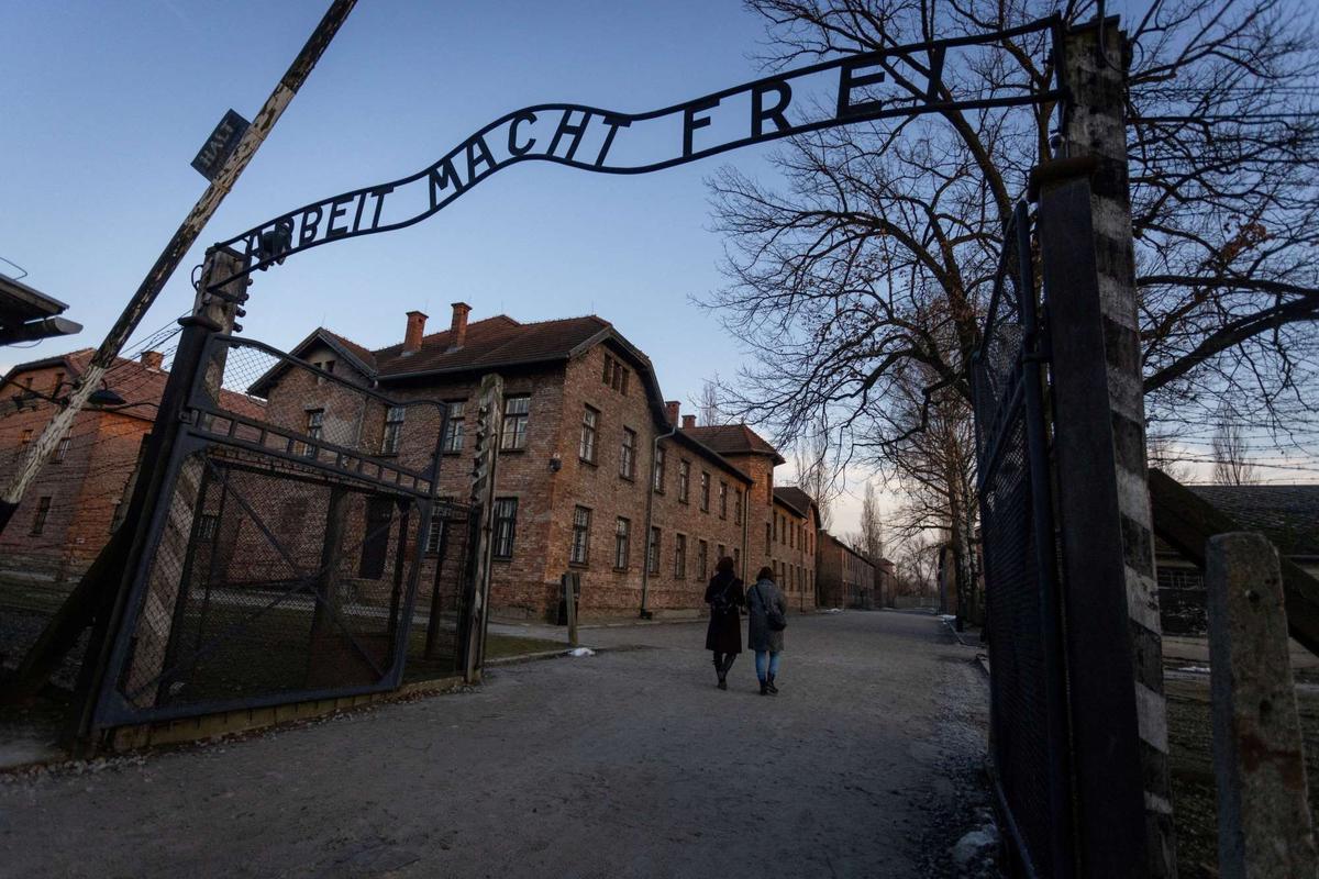 Tembok Kematian Saksi Bisu Kekejaman Nazi Eksekusi Korban Holocaust di Kamp Konsentrasi Auschwitz Polandia