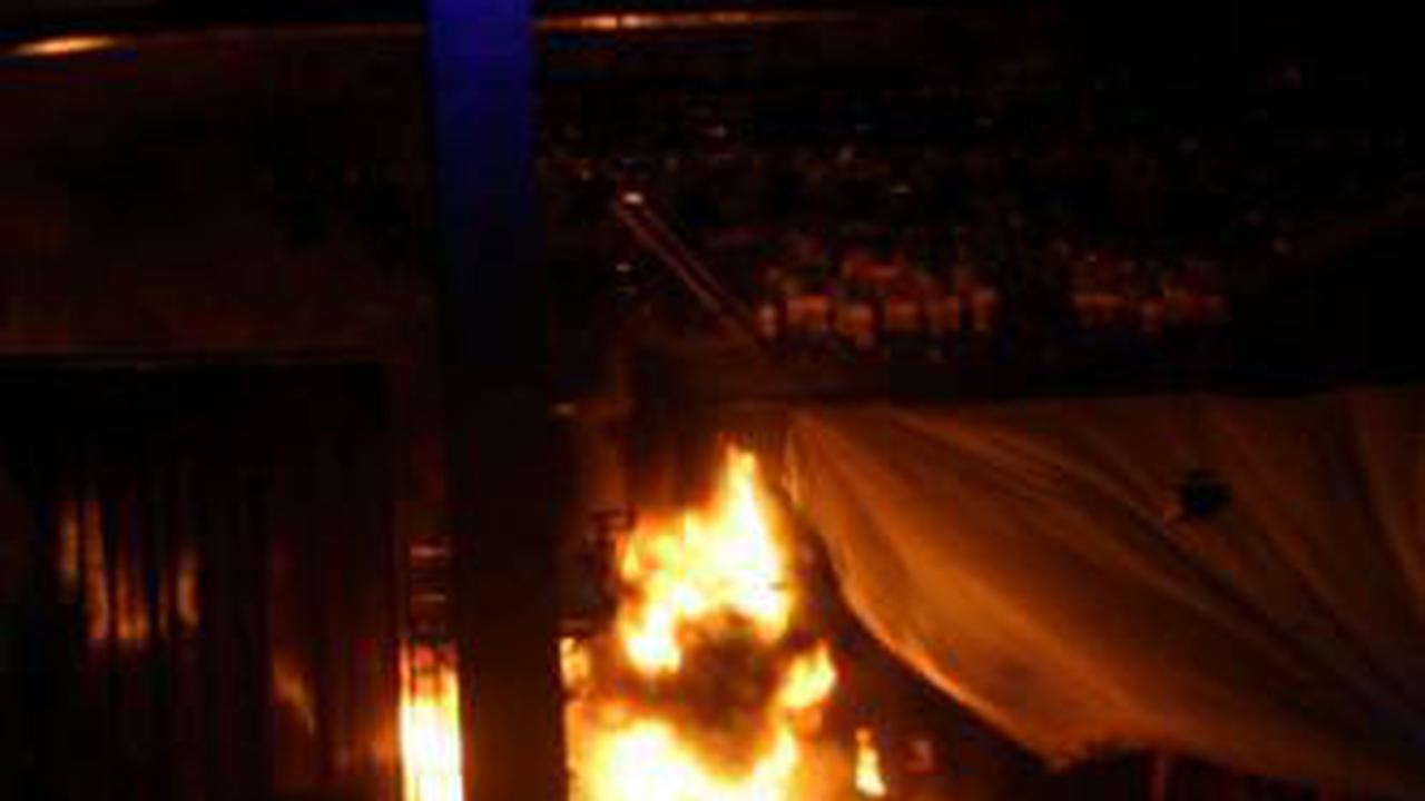 Trans Studio Bandung Dilalap Si Jago Merah