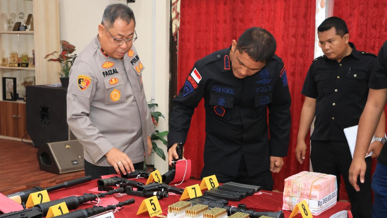 Satgas Ops Damai Cartenz-2025 Gagalkan Penyelundupan Senjata Senilai 1,3 Miliar ke KKB di Puncak Jaya