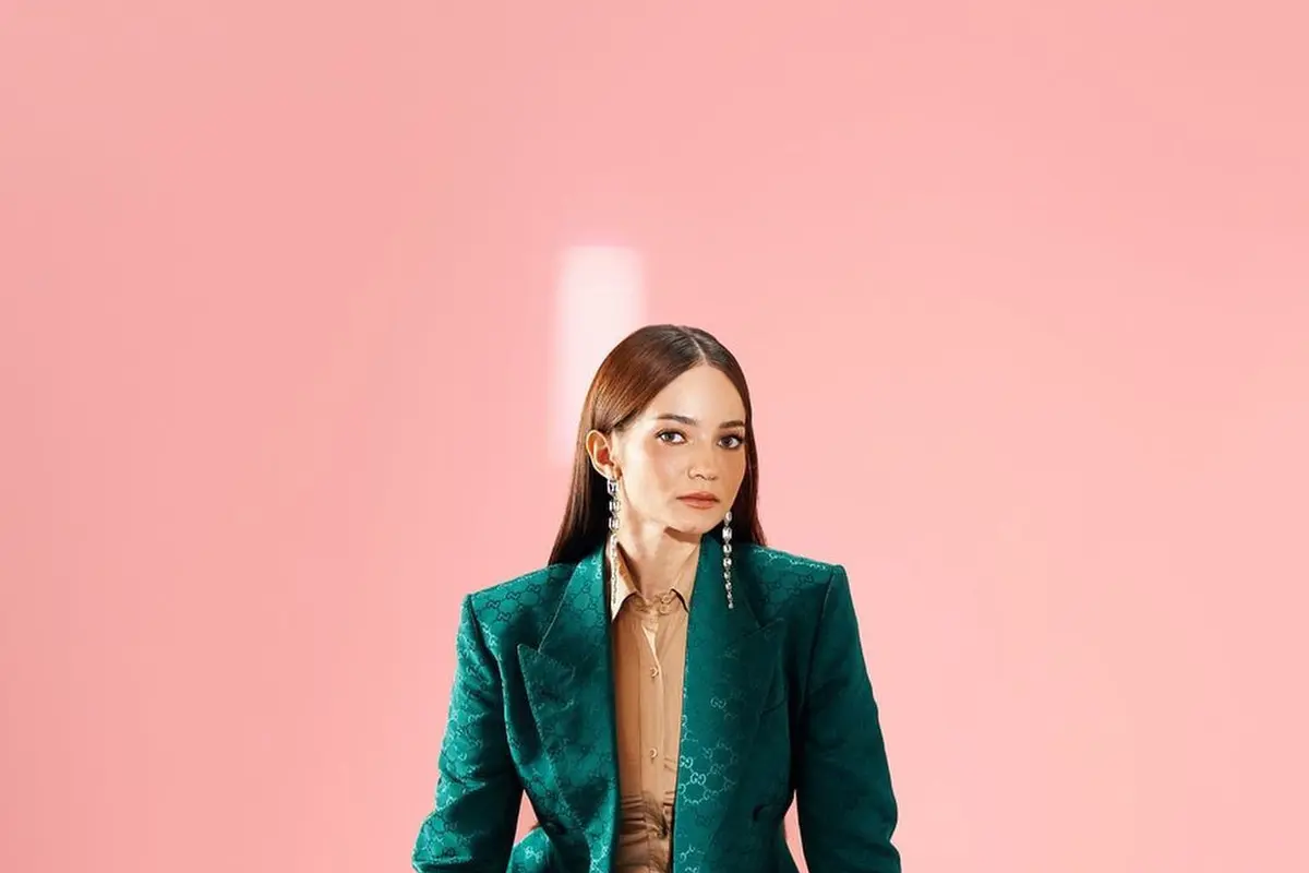 Enzy Storia pemilik zodiak Leo yang fashionable