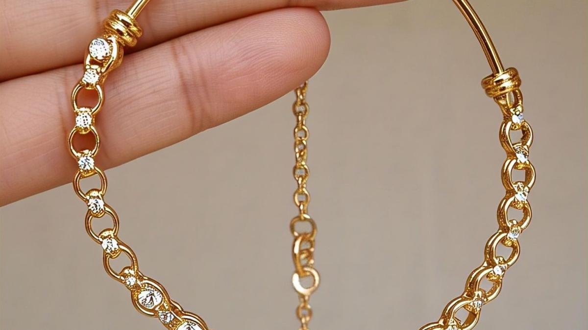Cek 7 Model Gelang Emas Permata Kecil untuk Ibu-Ibu Usia 40 Tahun, Elegan dan Kalem