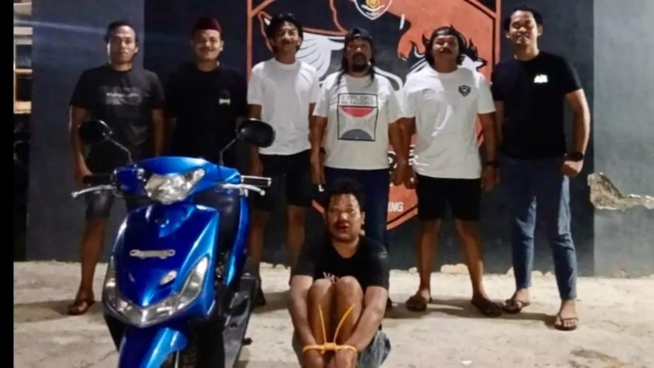 Resmob Polres Jeneponto menangkap Rifai alias Bolang (26), residivis pelaku penjambretan yang menyebabkan dua tenaga kesehatan (nakes) mengalami patah tulang kaki di Kabupaten Jeneponto, Sulawesi Selatan.