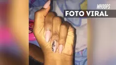 Sekilas tak ada yang aneh pada foto kukunya, hingga netizen menyadari ada hal yang aneh.