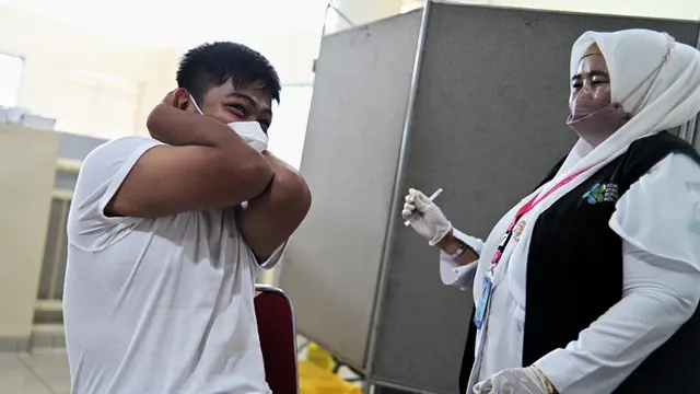 FOTO: Pelajar SMA Banda Aceh Jalani Vaksinasi COVID-19