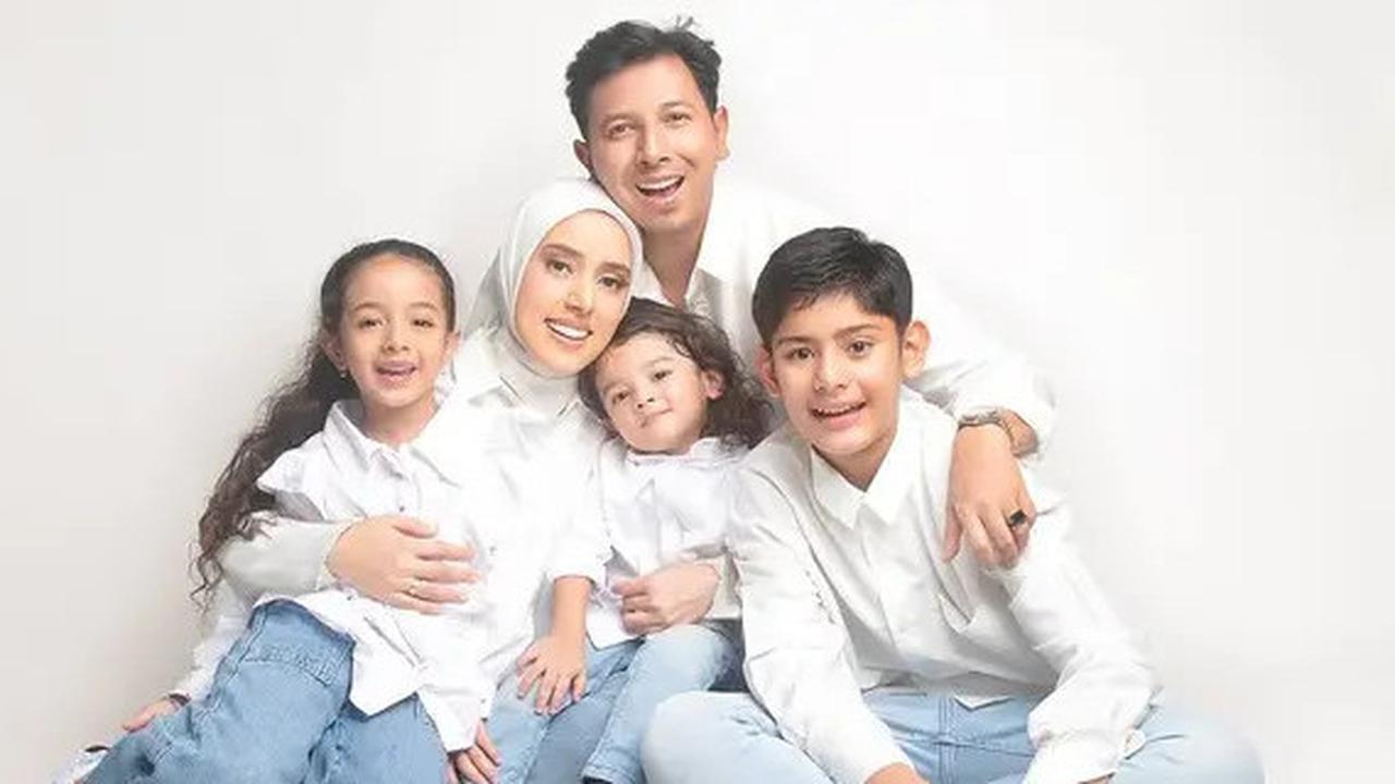 Tampan dan Menggemaskan, Potret King Zhafi Anak Bungsu Fairuz Arafiq Jadi Idola Baru