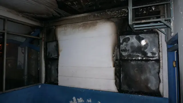 Pos Polisi di Solo Terbakar