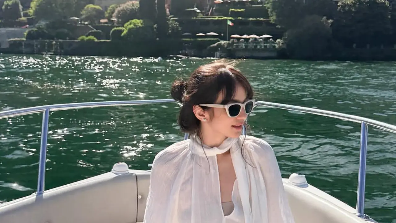 Gaya Liburan Musim Panas Enzy Storia di Italia. [@enzystoria]