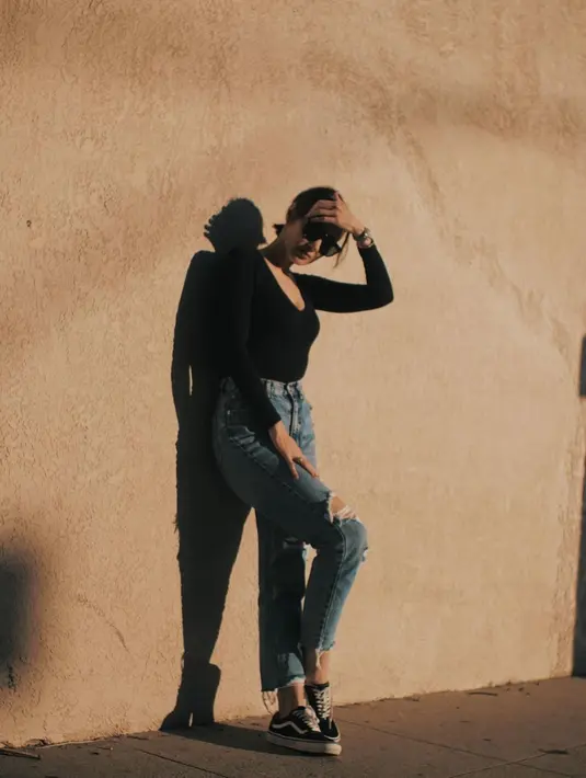 Penampilan Sara pun berhasil curi atensi dari warganet. Tidak sedikit yang menyebutnya seperti anak gadis hingga ABG. Banyak netizen memuji penampilan Sara. [Instagram/sarawijayanto]