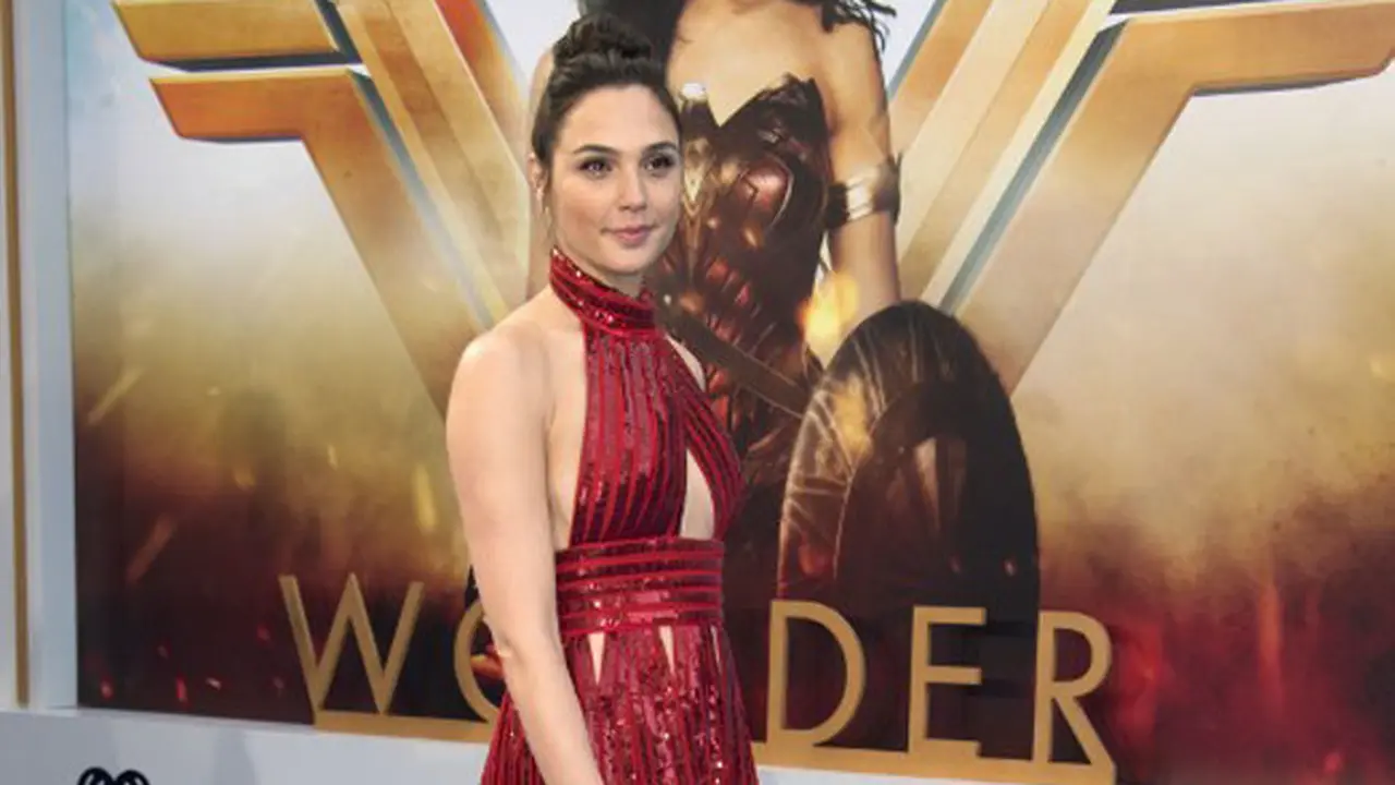 [Bintang] Gal Gadot