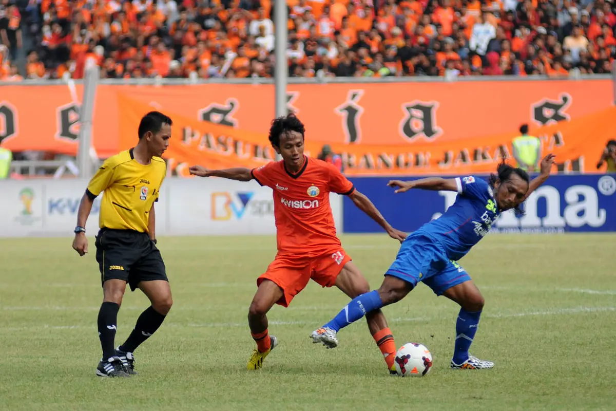 Persija Berbagi Angka Dengan Persib