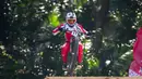 Cabang olahraga (cabor) balap sepeda berhasil menyumbangkan medali pertama untuk Tim Indonesia di SEA Games 2025 Thailand. Rendy Varera yang turun pada nomor Men's Mountain Bike (MTB) Downhill putra berhasil meraih medali perak. (Foto: NOC Indonesia/Tetuko Mediantoro)