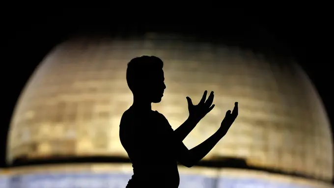 [Bintang] Editor Says: Lagu Religi dan Refleksi Diri