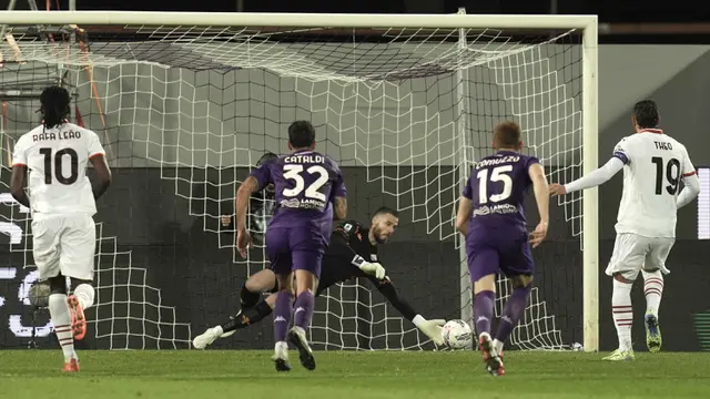 Foto: David De Gea Tampil Menawan saat Fiorentina Tumbangkan AC Milan, MU Masih Merana Ditahan Aston Villa