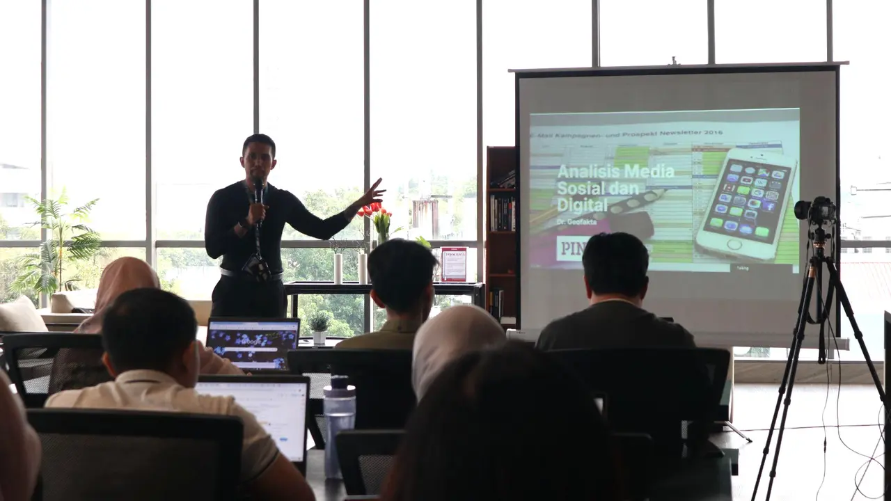 Pelatihan bertema Strategi Digital Marketing untuk UMKM di PINTAR Campus.