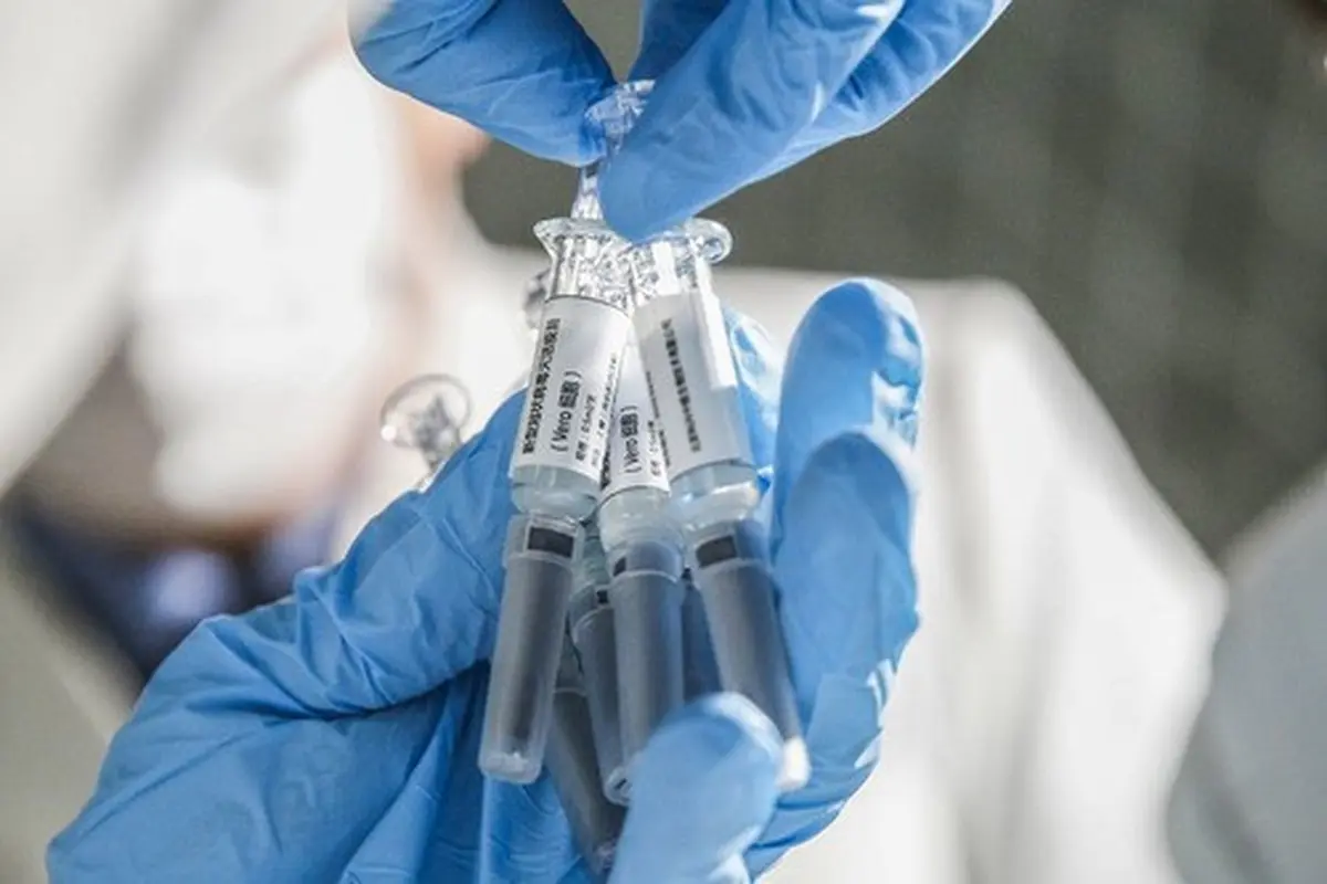 Sampel vaksin COVID-19 nonaktif di Sinovac Biotech Ltd. Beijing, China. (Xinhua/Zhang Yuwei)