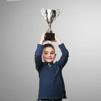 Kenali perbedaan anak yang butuh apresiasi dengan yang hanya mencari validasi. (Foto/Dok: freepik.com/asierromero)