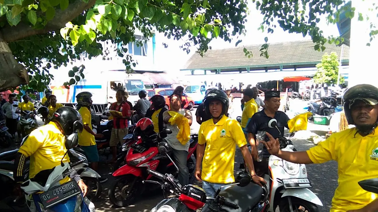 Massa Elang Halmahera Kepung Kantor DPD Golkar Malut