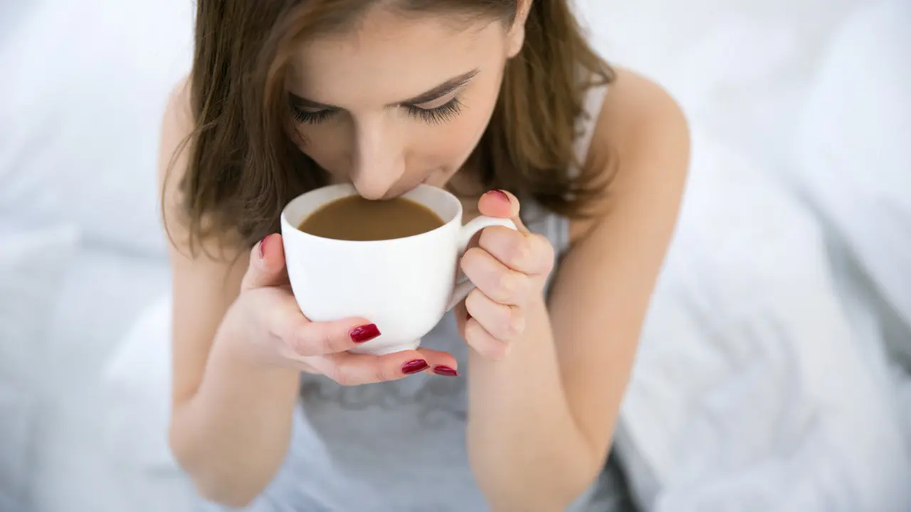 Kopi Decaf, Benarkah Lebih Aman untuk Kesehatan? (Dean Drobot/Shutterstock)