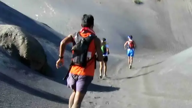 Salah satu pelari yang turut serta dalam kompetisi Bromo Tengger Semeru (BTS) Ultra 3-5 November 2017 (Dokumentasi/btsultra.com)