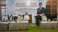 Menparekarap Sandiaga Uno (Tengah) kunjungi sejumlah pondok pesantren di Banyuwangi (Hermawan Arifianto/Liputan6com)