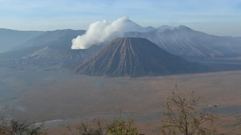 20151117-Gunung Bromo-Status Waspada-Malang