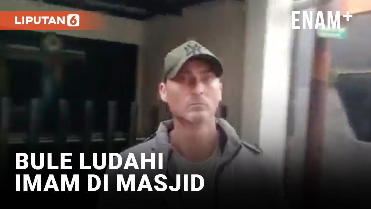 Bule Australia Maki-Maki dan Ludahi Imam di Masjid Al Muhajir Bandung