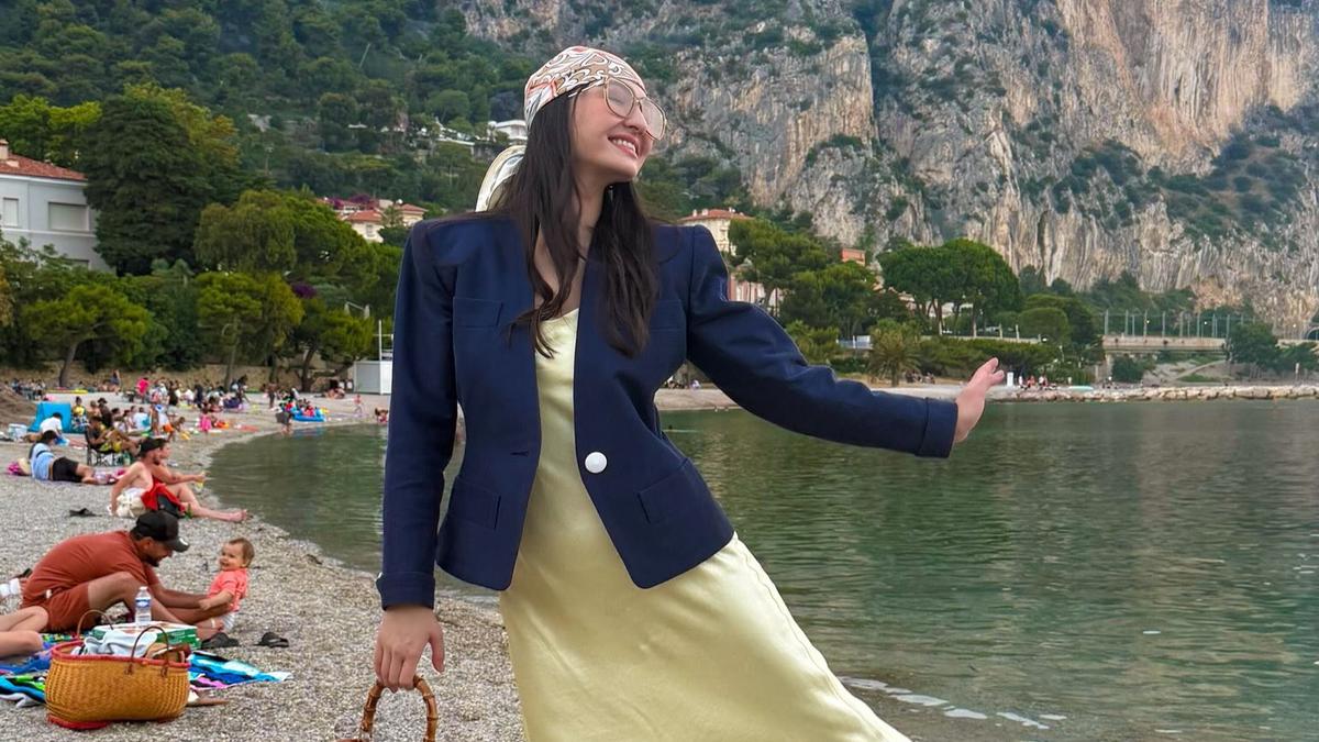 Summer Raline Shah di Saint Tropez, Elegan dalam Gaya Kasual