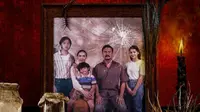 Ari Irham dan Christian Sugiono membintangi Santet Segara Pitu karya sineas Tommy Dewo. Film horor ini memotret fenonema praktik ilmu hitam di pasar. (Foto: Dok. Instagram @tommydewo)
