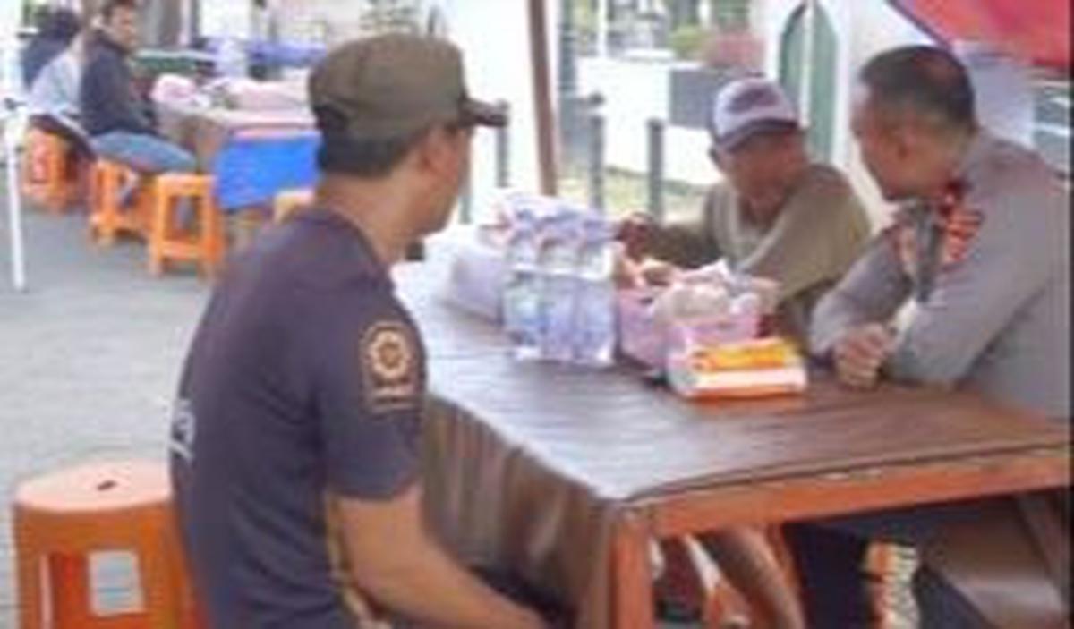 Sarapan Bersama Tukang Becak
