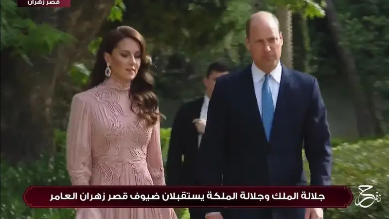 Kate Middleton dan Pangeran Charles saat datang ke pernikahan kerajaan Putra Mahkota Yordania