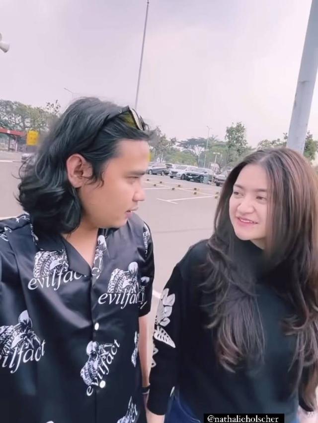 7 Potret Kebersamaan Nathalie Holscher dan TikToker Yogi Ilham Ini Tuai Banyak Sorotan