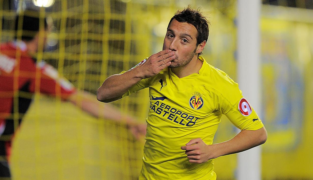 3. Santi Cazorla (9 assist) - Santi Cazorla boleh dibilang tidak muda lagi, namun gelandang berusia 35 tahun ini mampu menorehkan 9 assist untuk Villareal di kompetisi La Liga musim ini. (AFP/Jose Jordan)