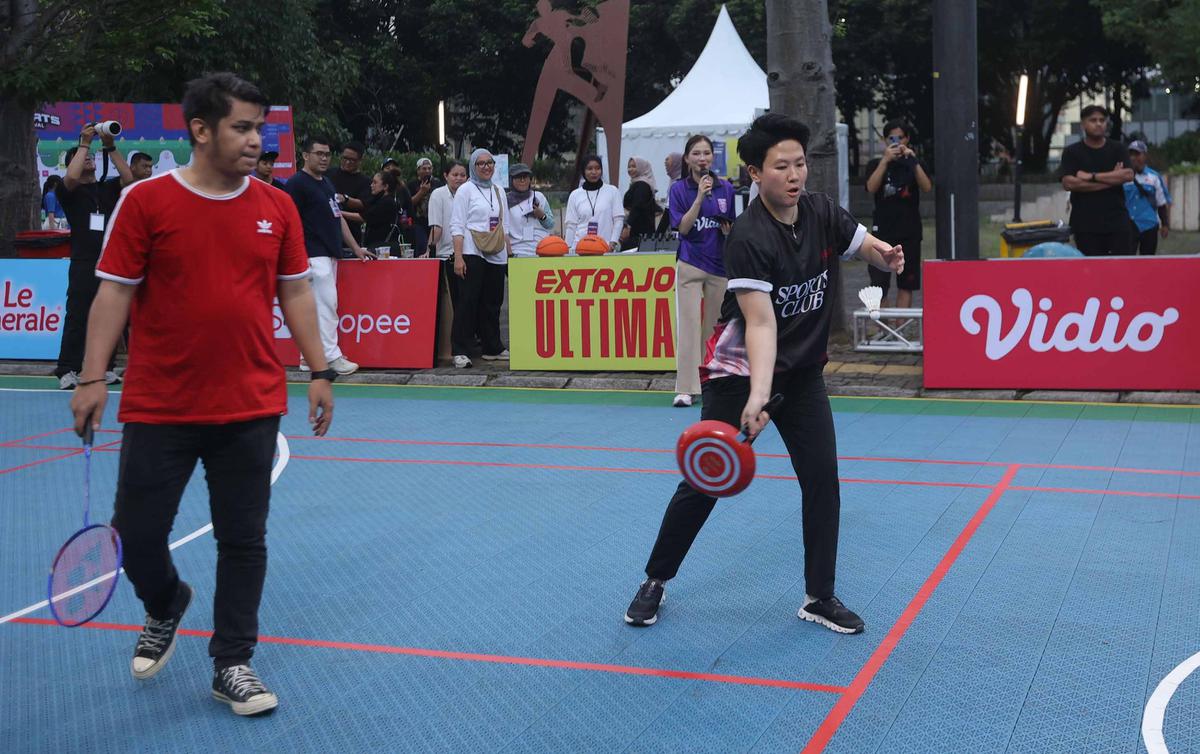 FOTO: Liliyana Natsir Main Bulu Tangkis Pakai Teflon, Bikin Heboh Vidio Sports Festival 2025