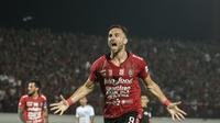 Selebrasi striker Bali United, Ilija Spasojevic, ke gawang Arema di Stadion I Wayan Dipta, Gianyar (24/8/2019). (Bola.com/Iwan Setiawan)