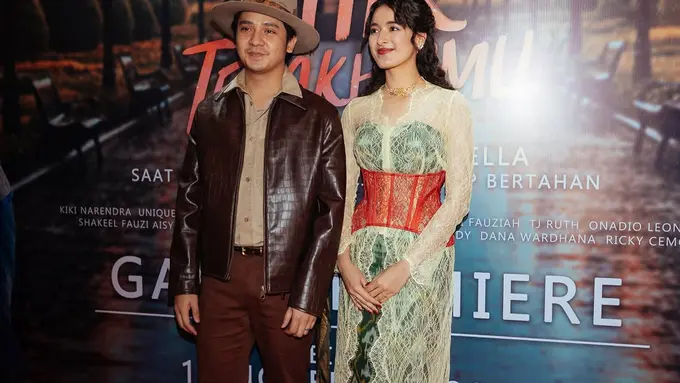 Gaya Mawar Eva De Jongh Tampil Berkebaya dengan Rambut Curly di Gala Premiere Film Terbaru, Dihadiri Sang Kekasih Bryan Domani