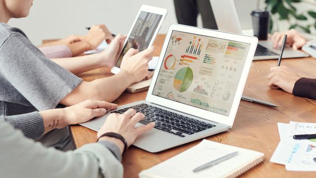 Ilustrasi membaca data insight