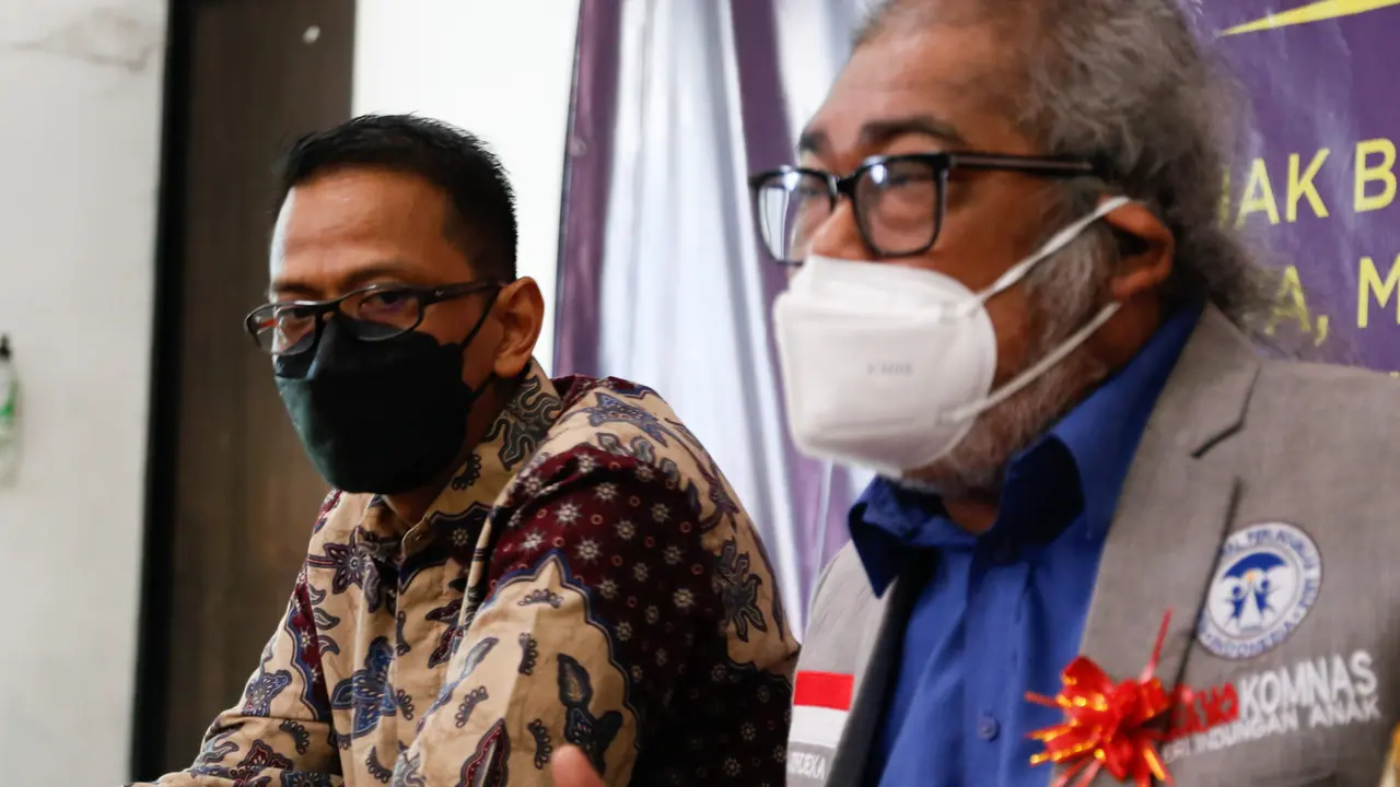 Doddy Sudrajat mendatangi Komnas Perlindungan Anak di kawasan Pasar Rebo, Jakarta Timur (Kapanlagi/Bayu Hendarto)