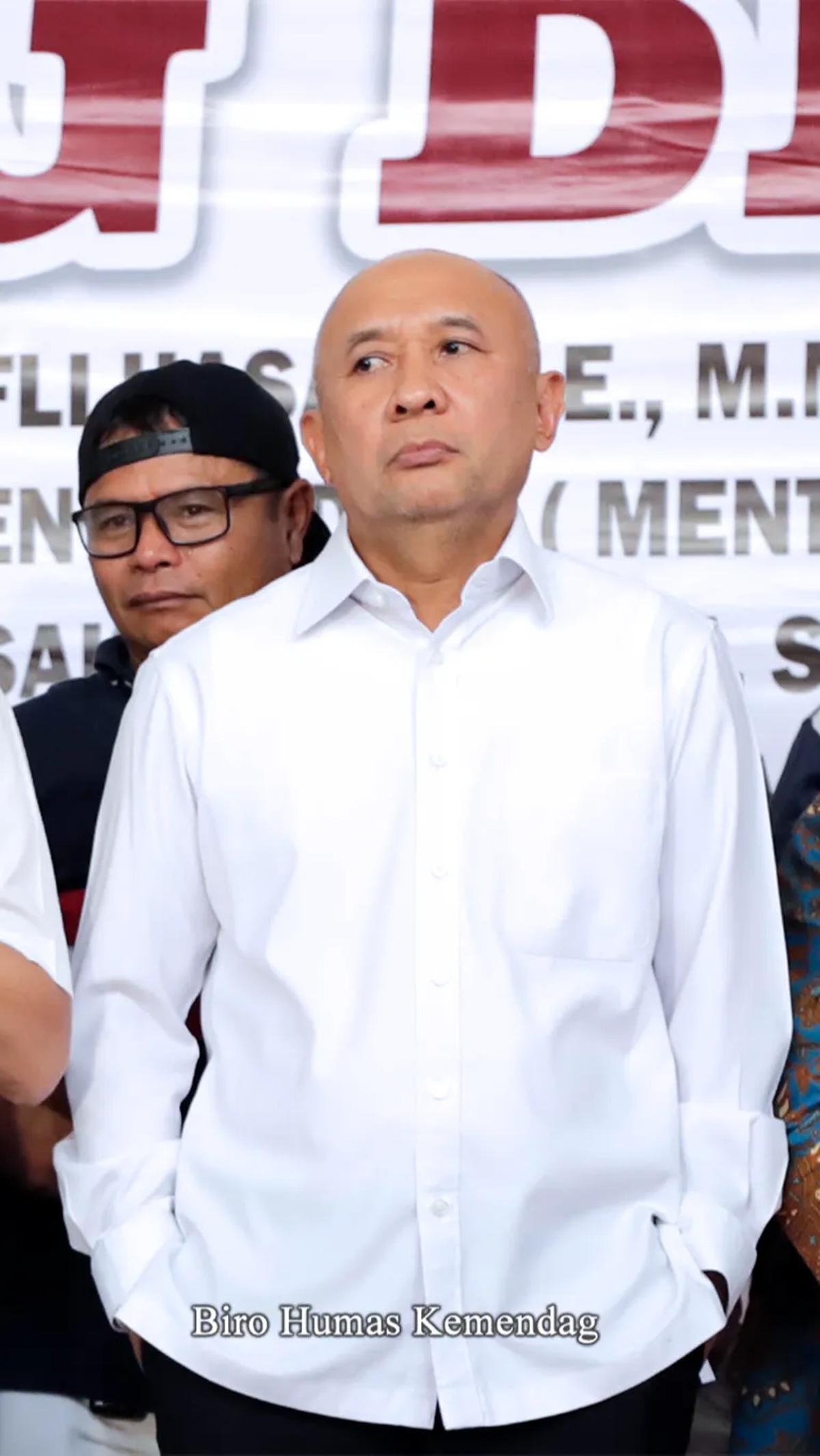 "2022 ada 25.000 ton, yang masuk kalau dihitung dari negara (asal) pengekspornya. Yang dicatatkan di sini gak bisa, di luar itu tercatat, begitu masuk Indonesia, ini tidak tercatat karena memang ilegal," ujar Menteri Teten