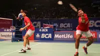 Angga Pratama/Ricky Karanda, saat berlaga pada turnamen Indonesia Open 2016 di Istrora Senayan, Jakarta, Rabu (1/6/2016). Angga/Ricky kalah 14-21, 9-21. (Bola.com/Nicklas Hanoatubun)