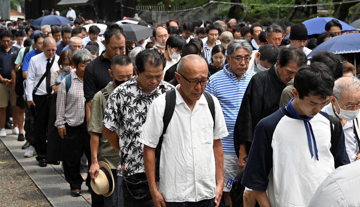 <p>Pengakuan kalah Jepang tidak lepas serangan bom atom Amerika Serikat (AS) ke Kota Hiroshima dan Nagasaki. (Kazuhiro NOGI/AFP)</p>