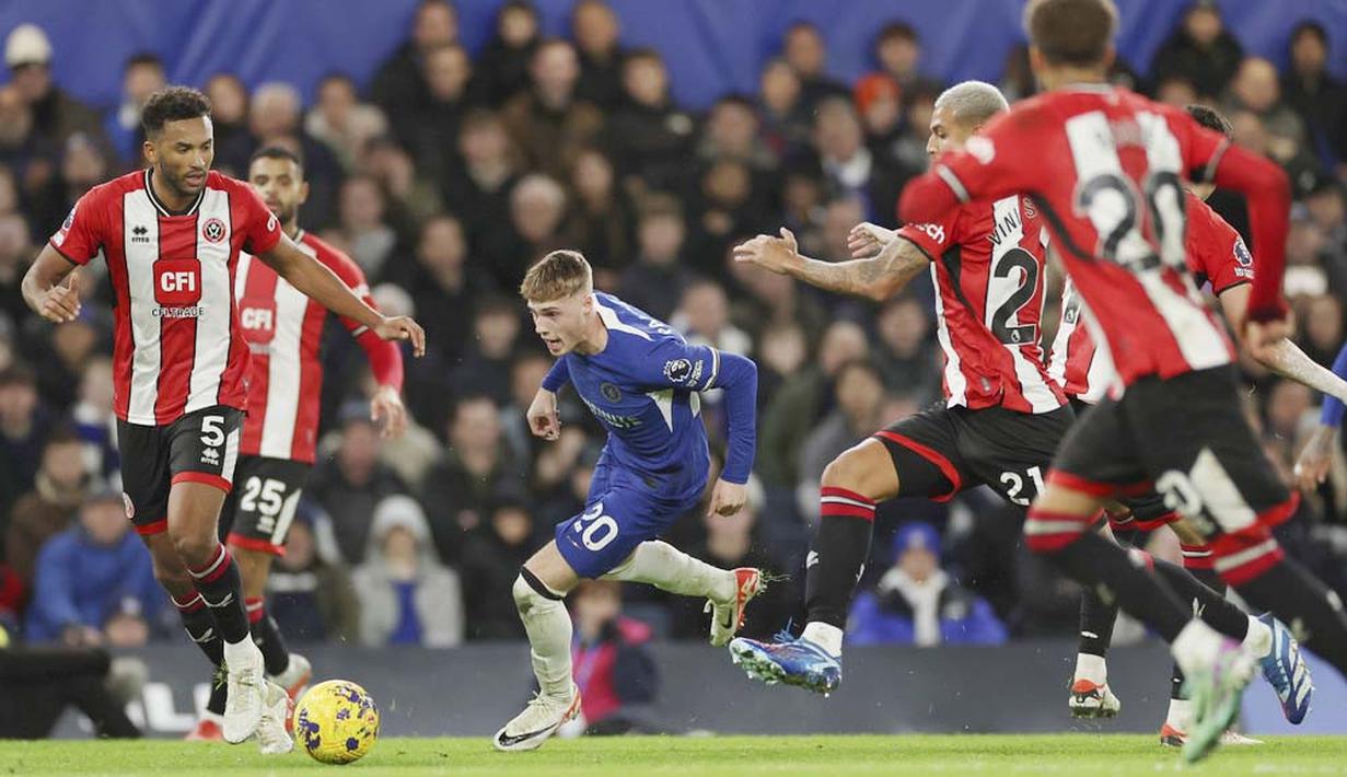 Cole Palmer menunjukkan penampilan gemilang di babak kedua. Gelandang muda Inggris itu menjadi bintang di laga ini dengan menyumbang gol dan assist. (AP Photo/Ian Walton)