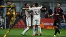 Ekspresi Gianluigi Donnarumma usai kebobolan dari AS Roma saat pertandingan Liga Italia Serie A di stadion San Siro di Milan pada 7 Mei 2017. (AFP Photo/Filippo Monteforte)