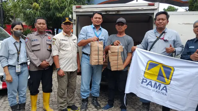 PAMA Persada Salurkan Ribuan Paket Logistik untuk Korban Banjir di Muara Enim