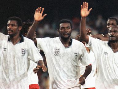 Piala Dunia sebagai ajang pesta sepak bola antar-negara terbesar di dunia tentunya diikuti oleh para wakil terbaik dari 6 konfederasi anggota FIFA. Sepanjang sejarah dari total 21 edisi, hanya dua konfederasi yang mampu meraih gelar juara, yaitu Eropa (UEFA) sebanyak 12 kali dan Amerika selatan (Conmebol) dengan 9 kali. Negara-negara Afrika yang tergabung di CAF sendiri baru meloloskan 6 wakilnya ke fase gugur, dengan prestasi terbaik hingga babak perempatfinal. Berikut daftar lengkapnya. (AFP/Georges Gobet)