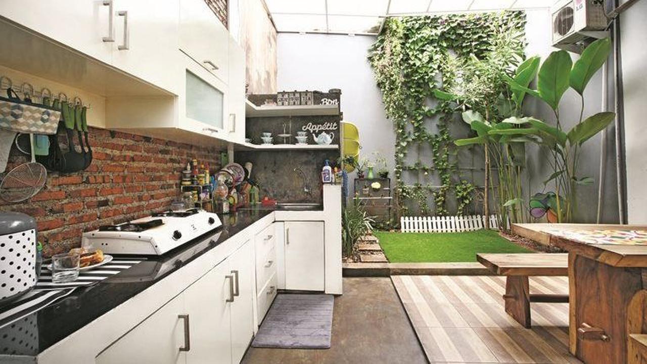 <b>Desain Ruang Makan Semi Outdoor Modern</b>