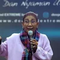 Menteri KKP, Susi Pudjiastuti saat berbicara pada talkshow Mari Jaga Laut Masa Depan Bangsa di Hall B JCC, Jakarta, Sabtu (6/4). Menteri Susi menghimbau masyarakat, khususnya komunitas pecinta laut untuk terus menjaga keberlangsungan kehidupan di laut. (Liputan6.com/Helmi Fithriansyah)