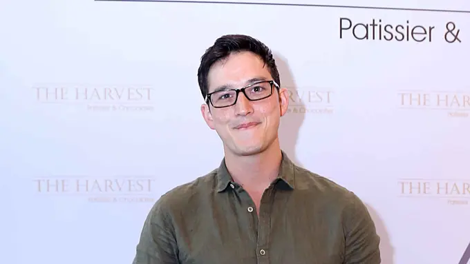 [Bintang] Mike Lewis